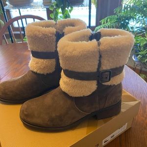 UGG W Blayne II Brown Boots size 10